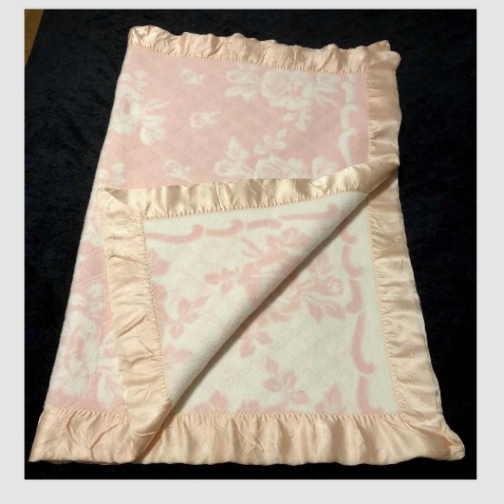 Vintage Crib Blanket Satin Trim Flannel Reverse Floral Pink White Reverse Print